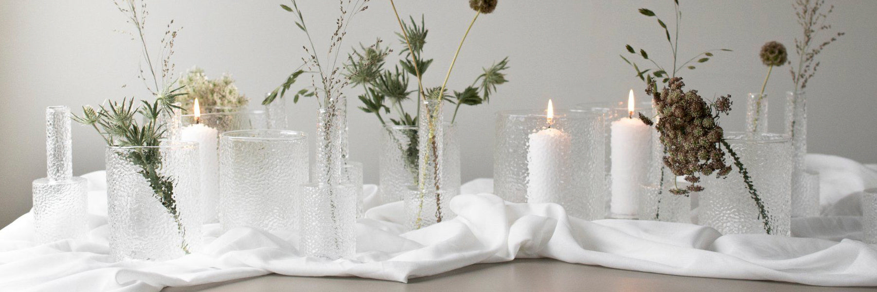 verschiedene Vasen bunt Skandi Bloomingville