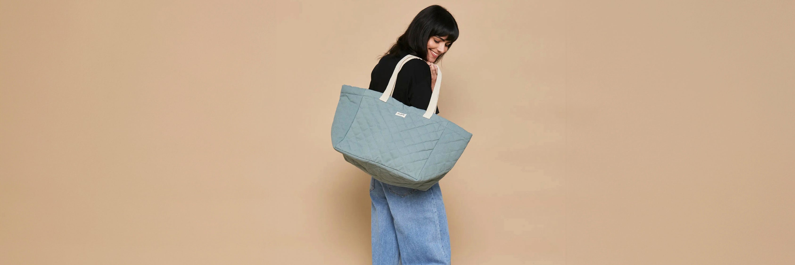 Große Tragetasche Für Damen – Leicht, Gesteppt, Mit Laptopfach (bis 15,6 Zoll), 20 Liter, Wasserabweisend