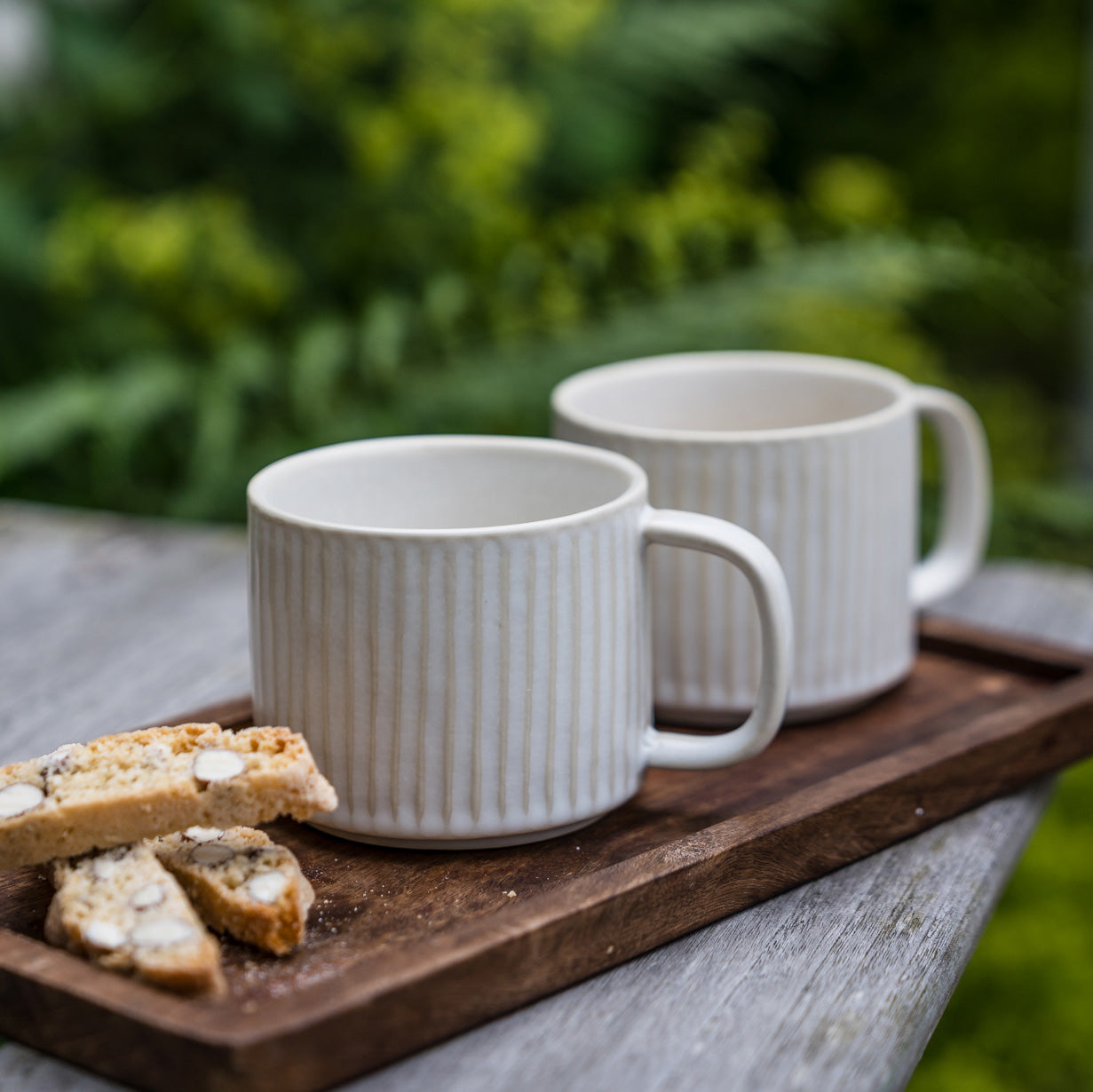 Tasse Riffled - cremeweiß