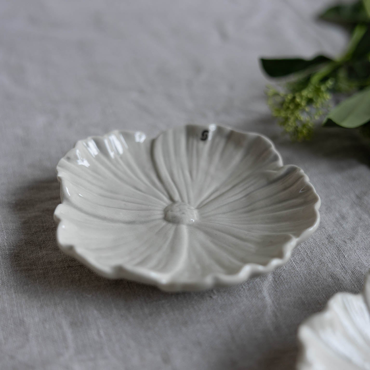 Teller Blomster - beige