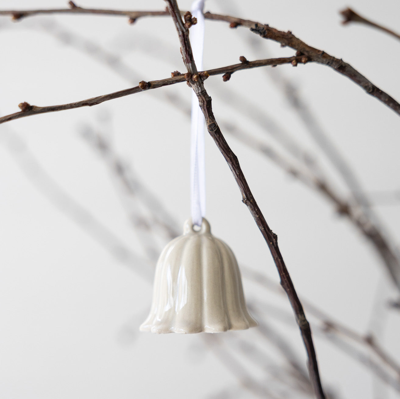 Keramikanhänger Blume Klocklilja - greige