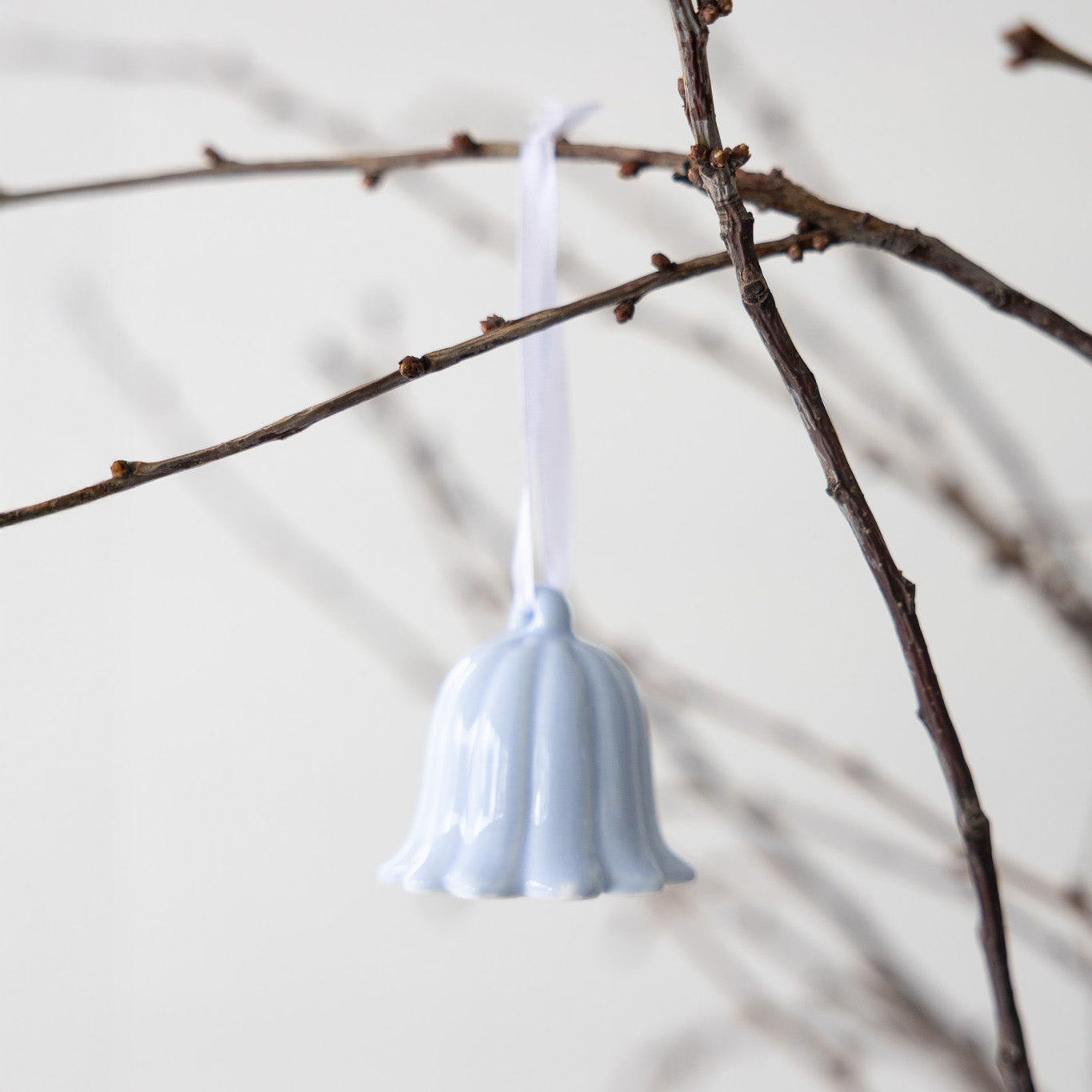 Keramikanhänger Blume Klocklilja - hellblau