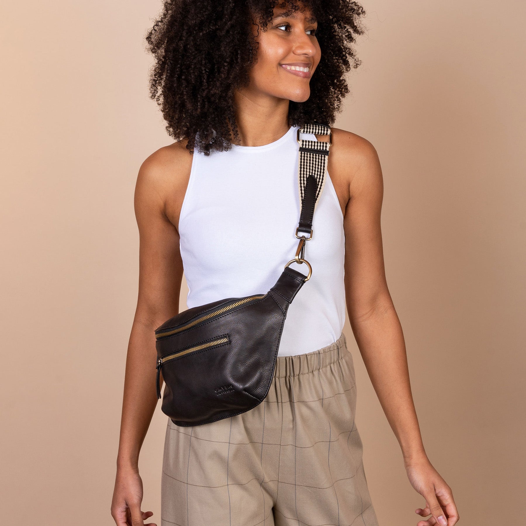 O My Bag Handtasche Ava in schwarz