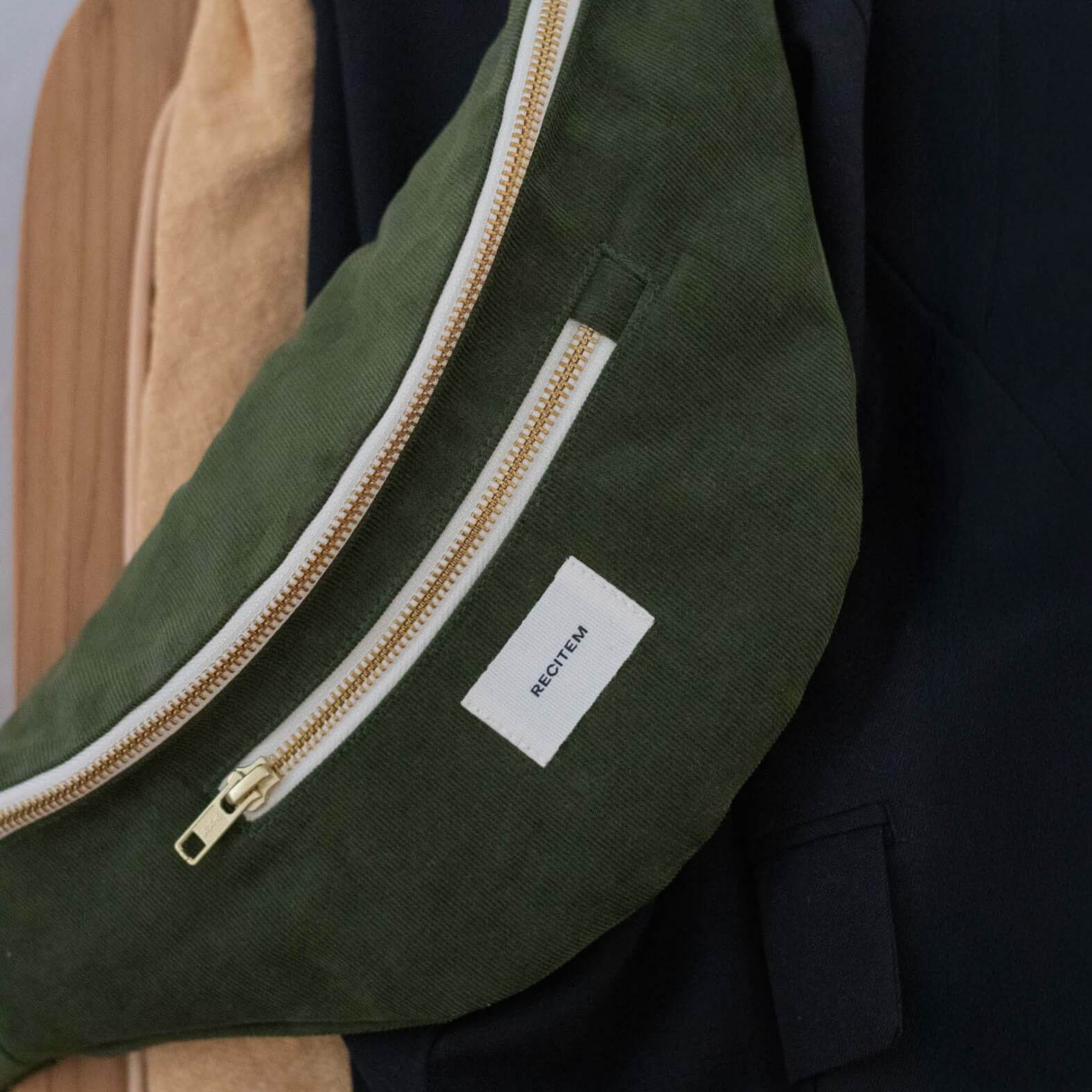 Iria Bauchtasche - dunkelgrün