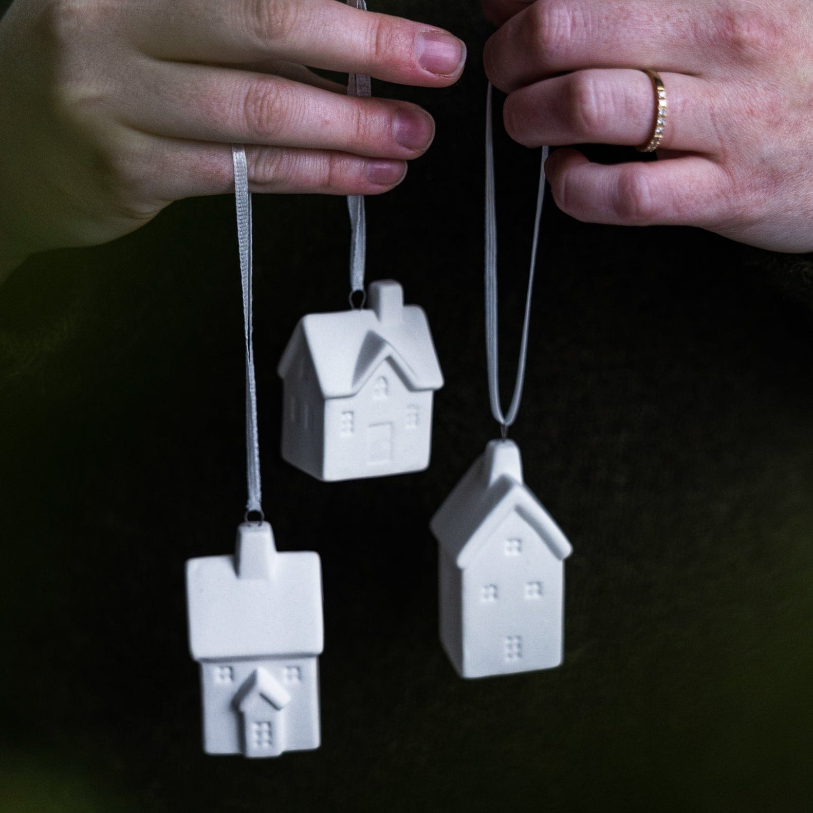 Keramikanhänger Byhus Nr 3 - weiß