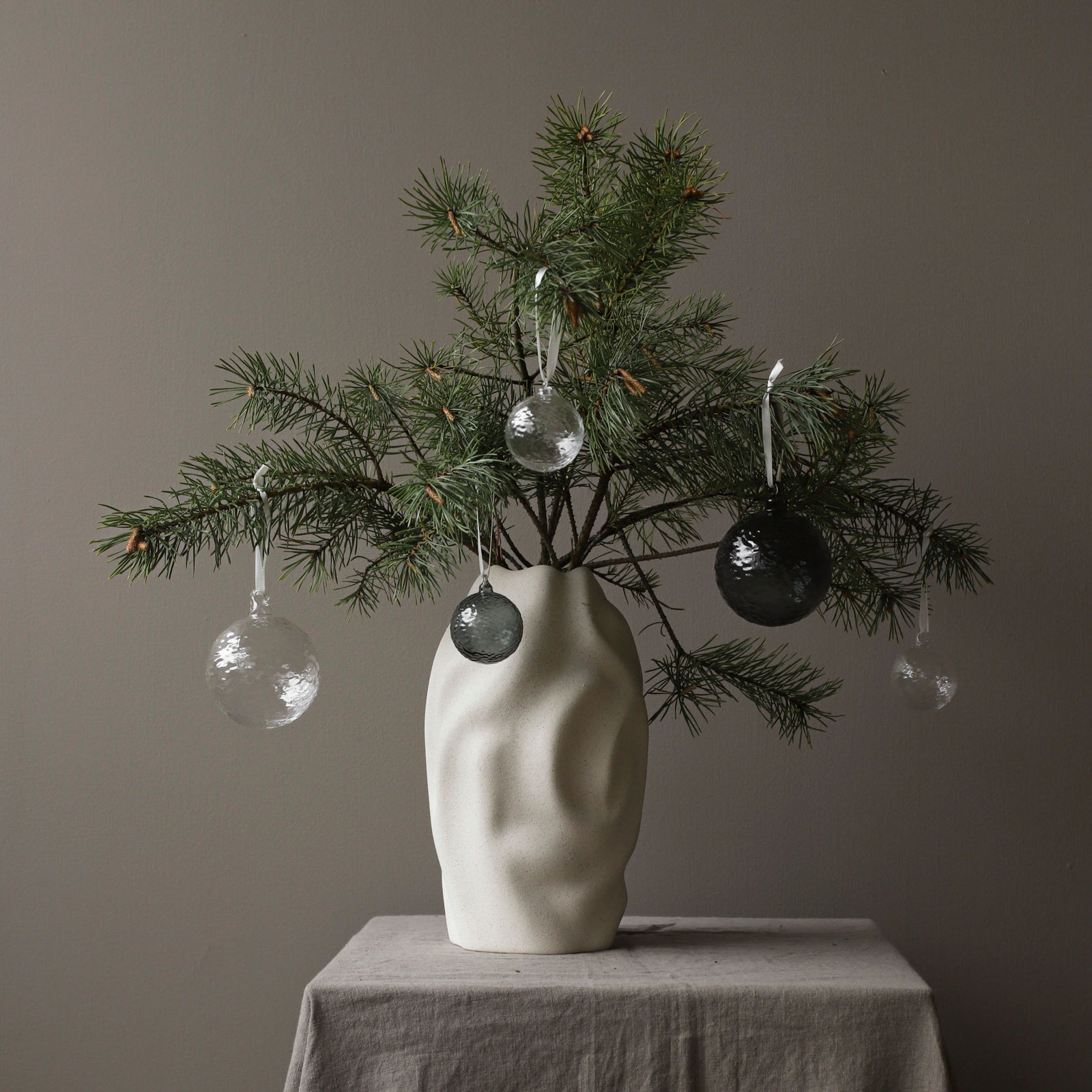 Weihnachtskugel Gry - smoke