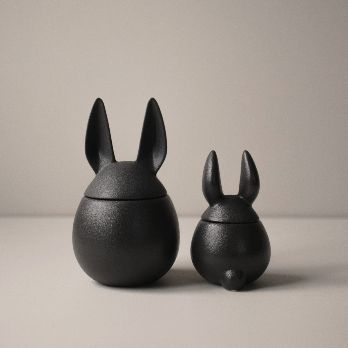 Eating Rabbit Schale mit Deckel - cast iron