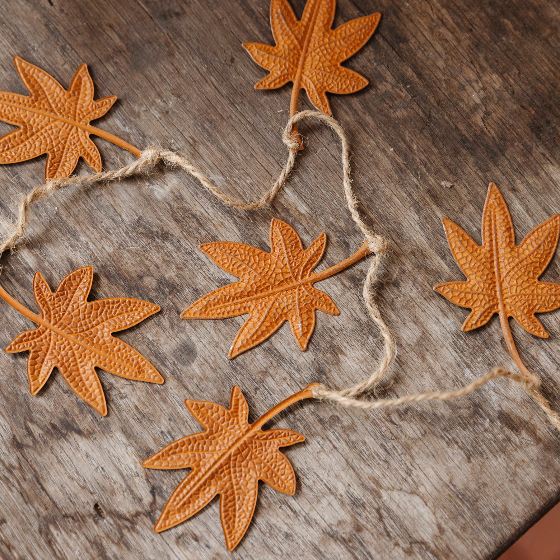 Blätterkette mit 6 Blättern zum Hängen - Rost