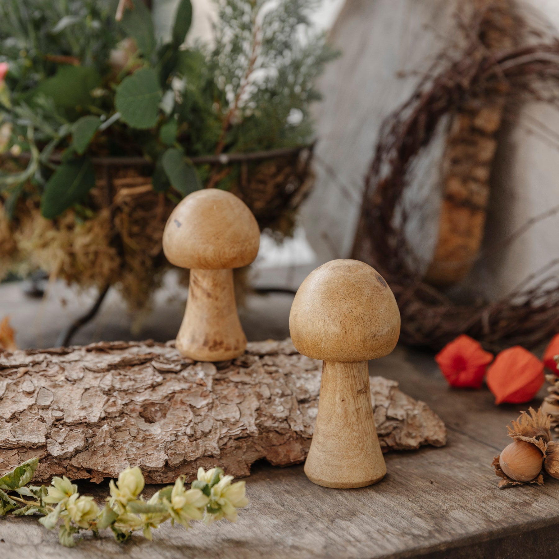 Pilz Banu aus Holz - hell