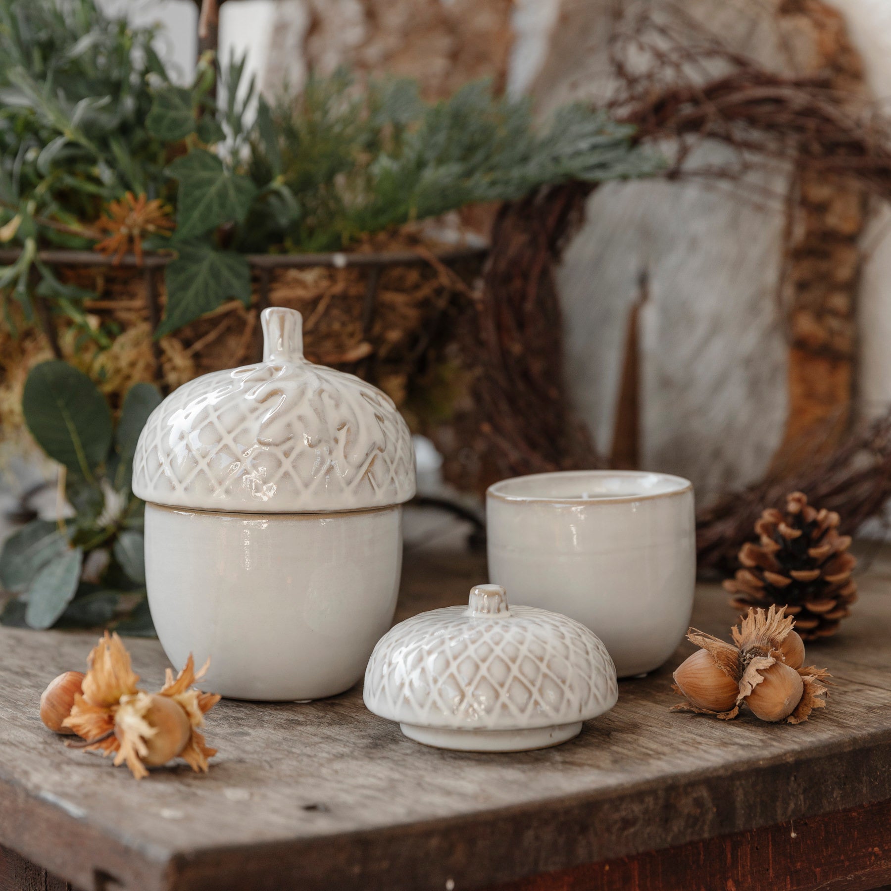 Kerze mit Deckel Eichel - weiß