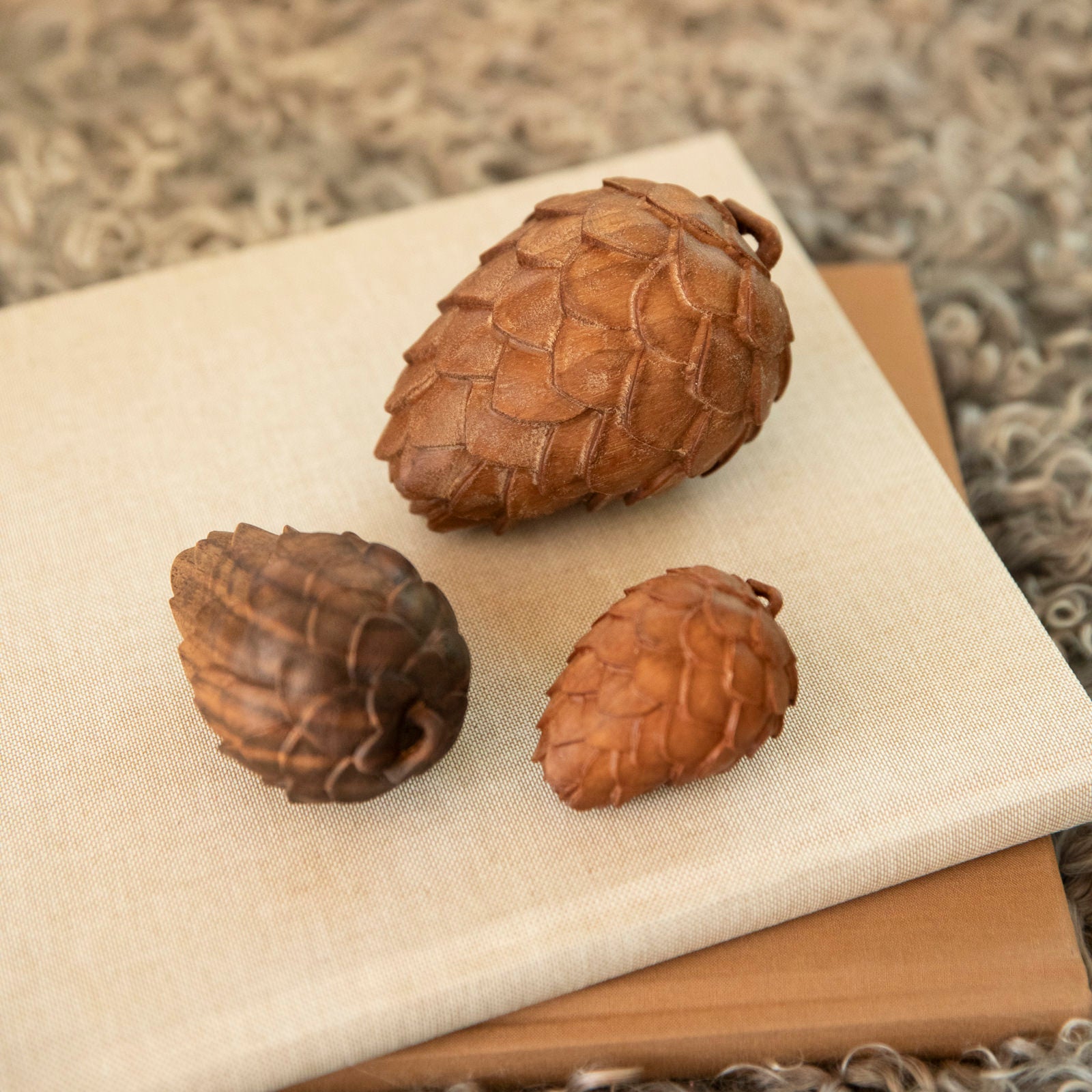 Zirbenzapfen - Nussholz