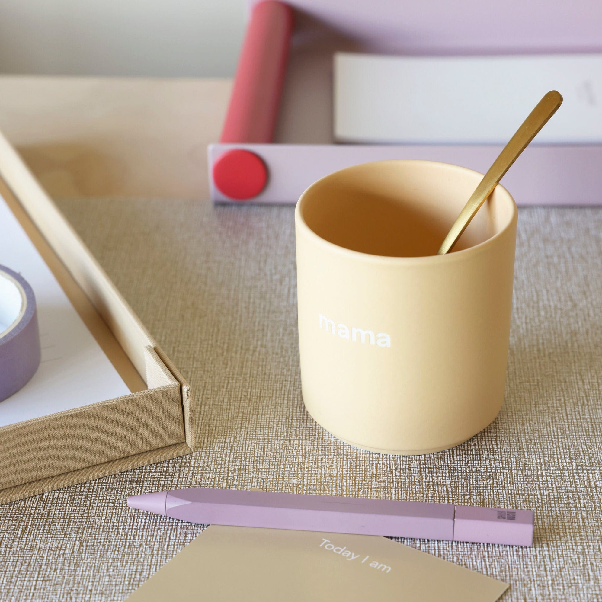 Design Letters Becher mama - gelb