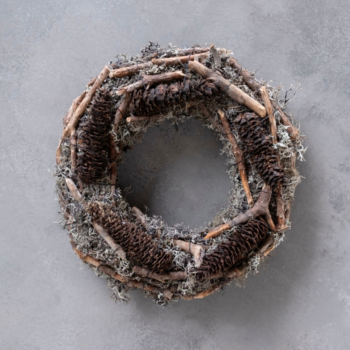 Kranz Zapfen & Äste - grau braun