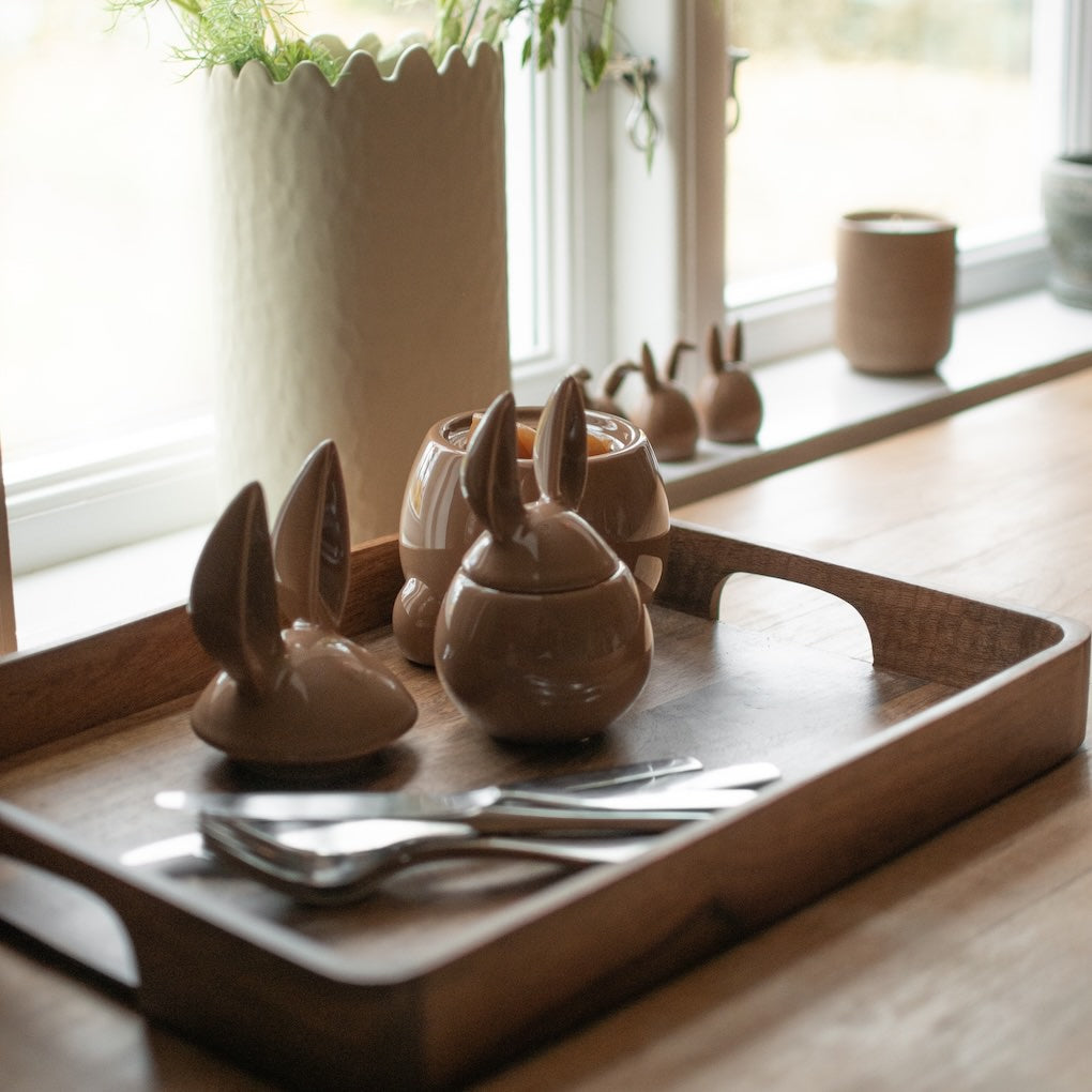 Eating Rabbit Schale mit Deckel - shiny nougat