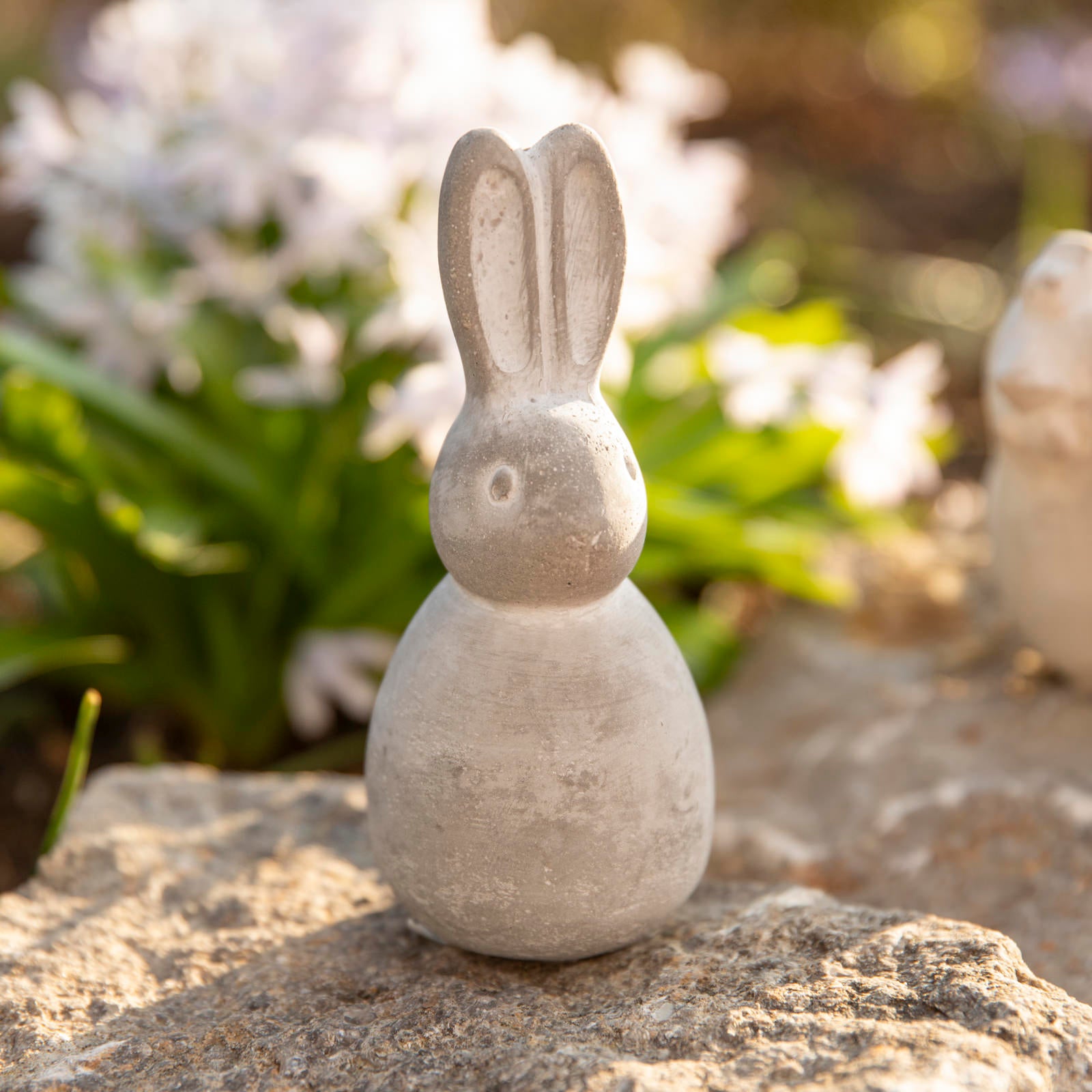 Hase aus Beton - grau