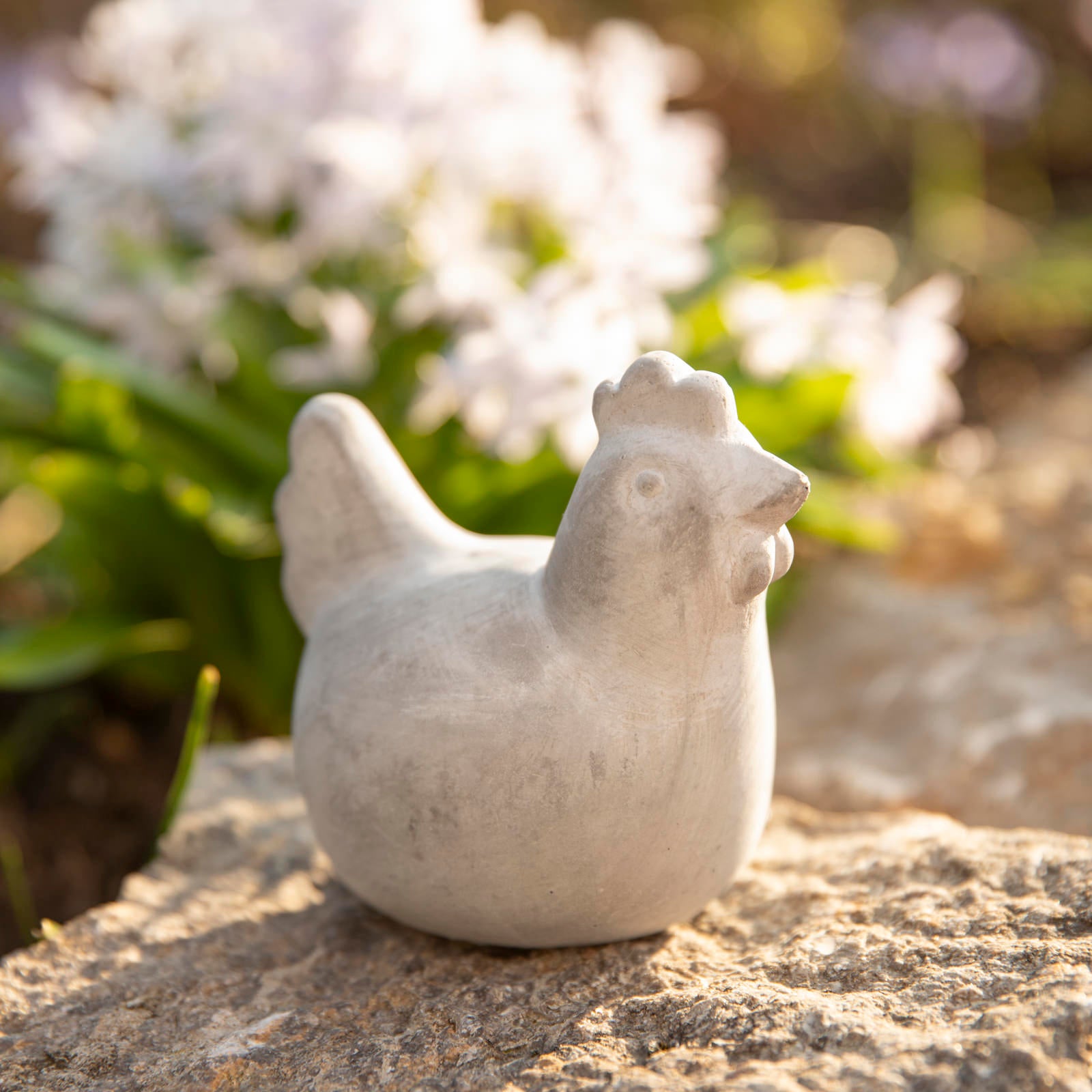 Huhn aus Beton - grau