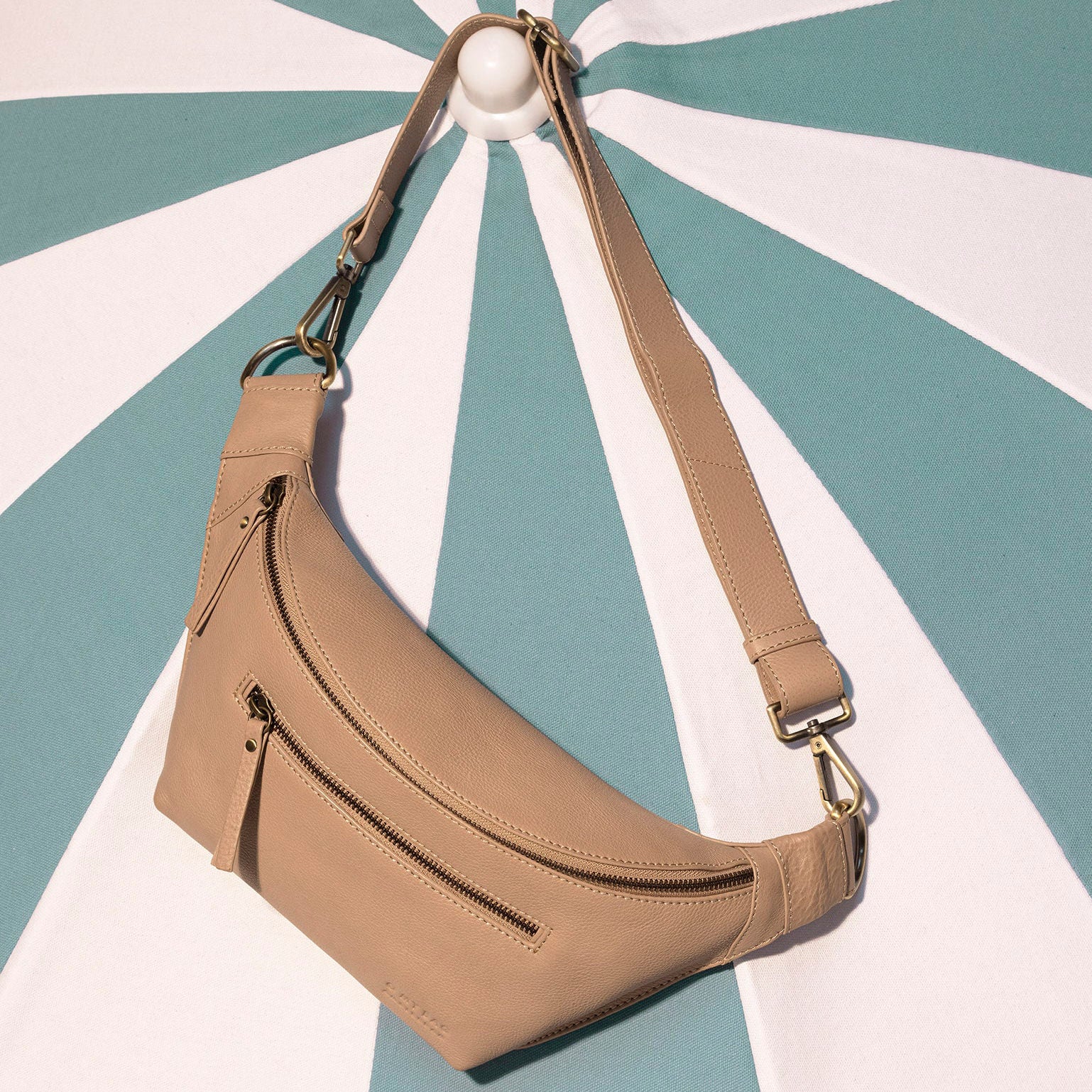 Drew Bauchtasche - Leder Sand mit 2 Straps