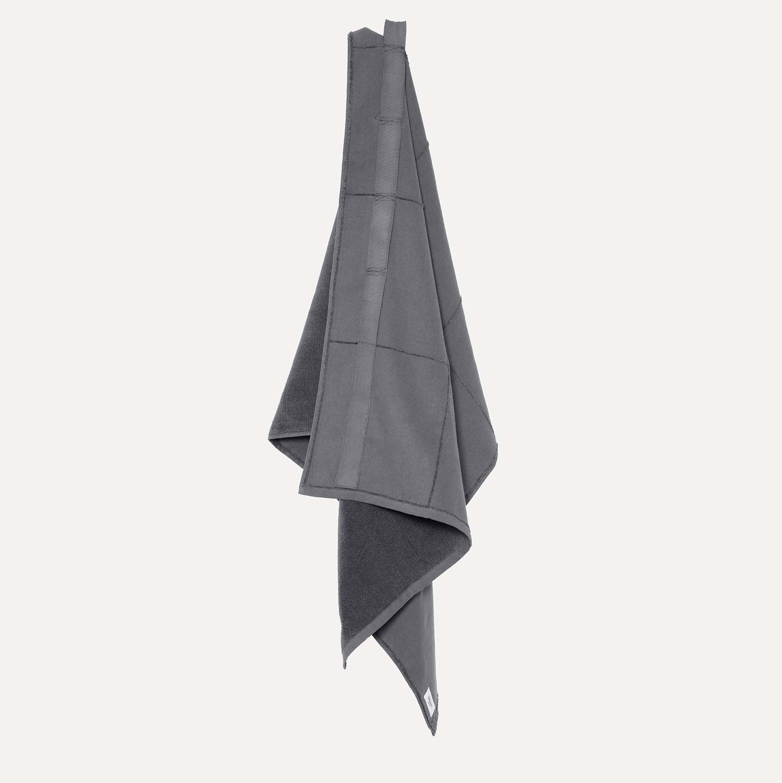 CALM Handtuch Towel To Wrap - dunkelgrau