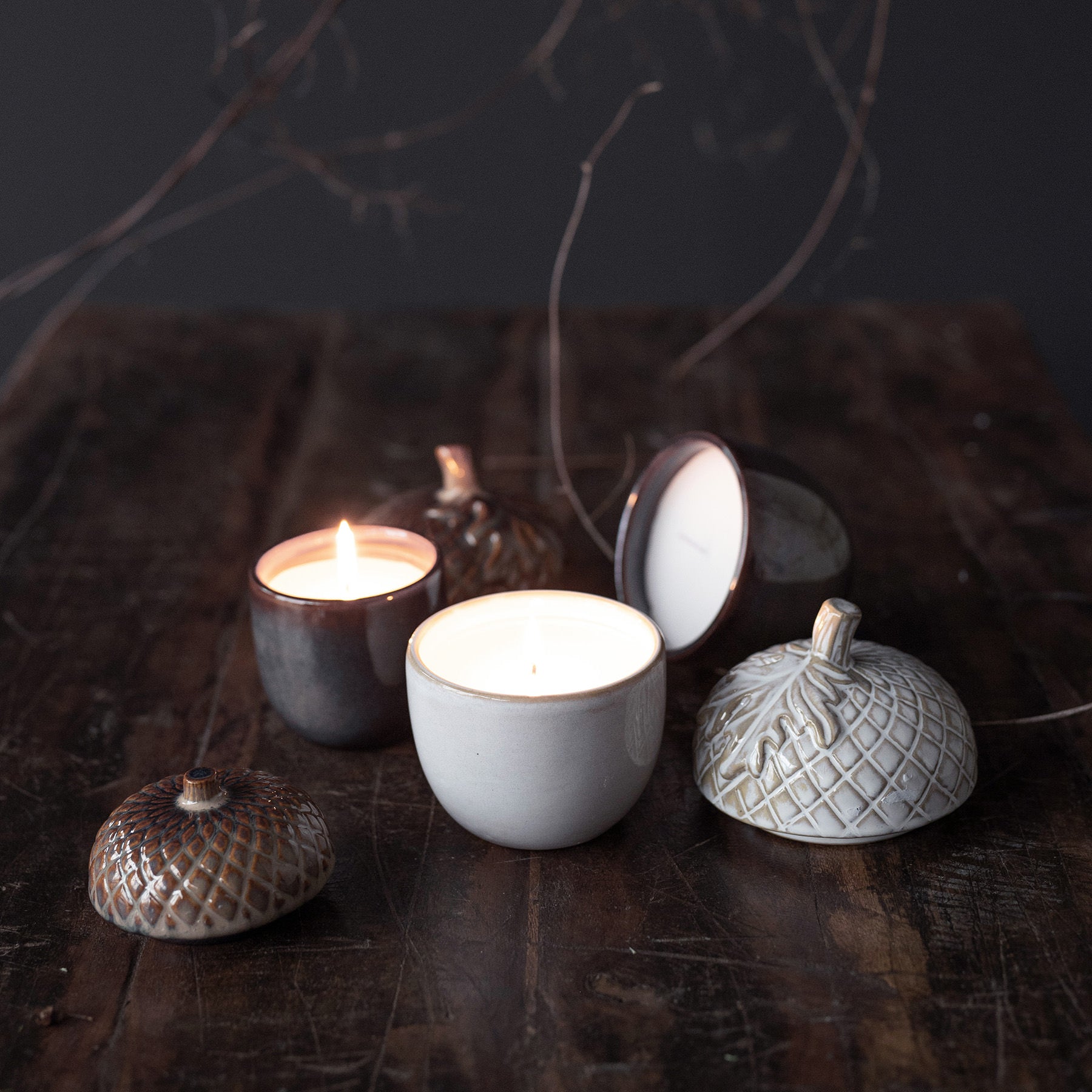 Kerze mit Deckel Eichel - weiß