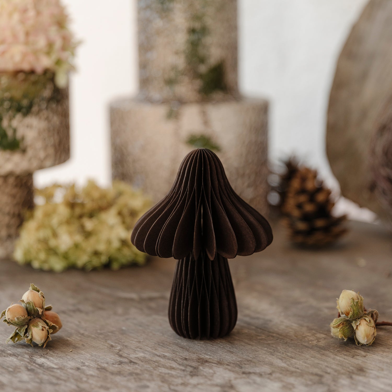 Pilz aus Papier - dunkelbraun