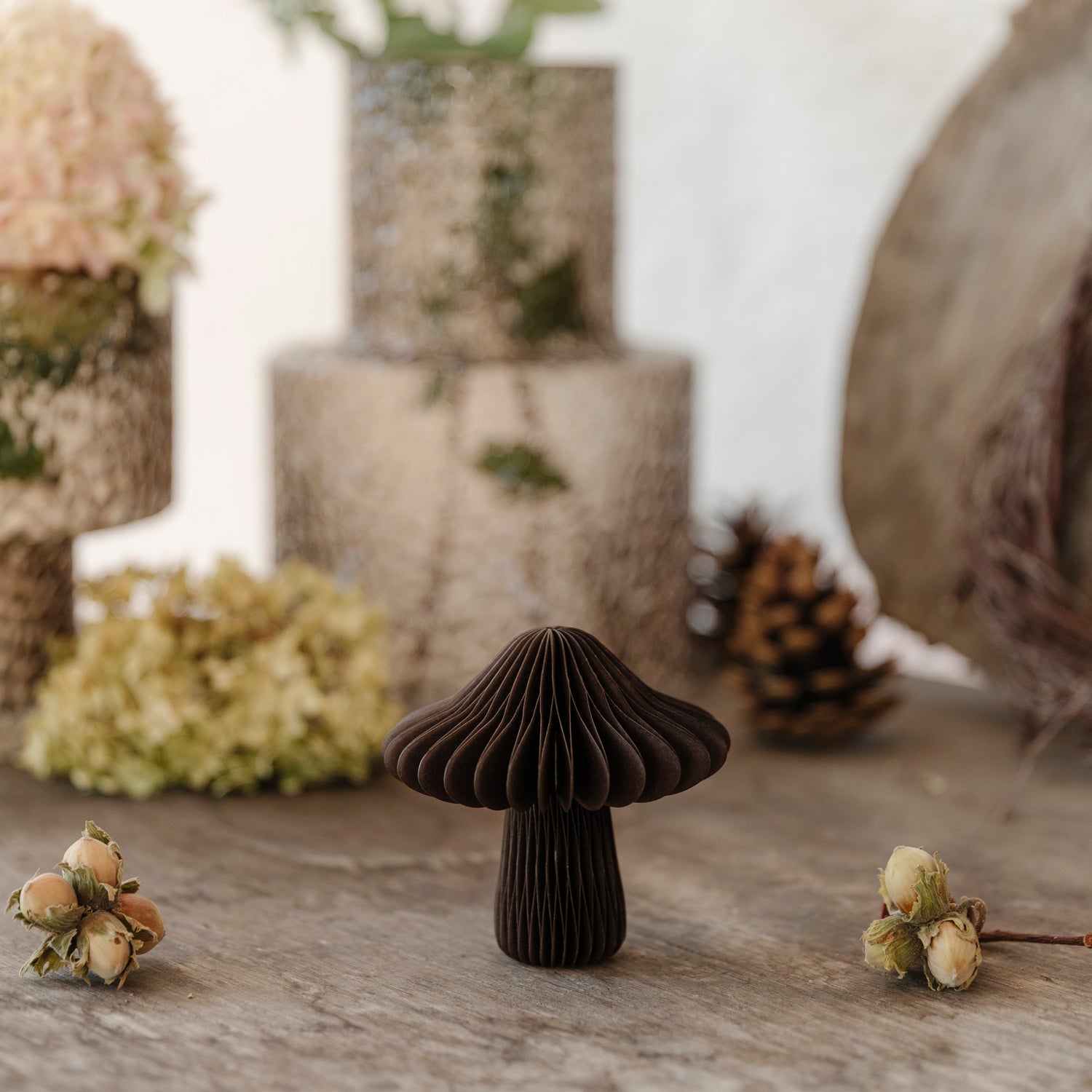 Pilz aus Papier - dunkelbraun
