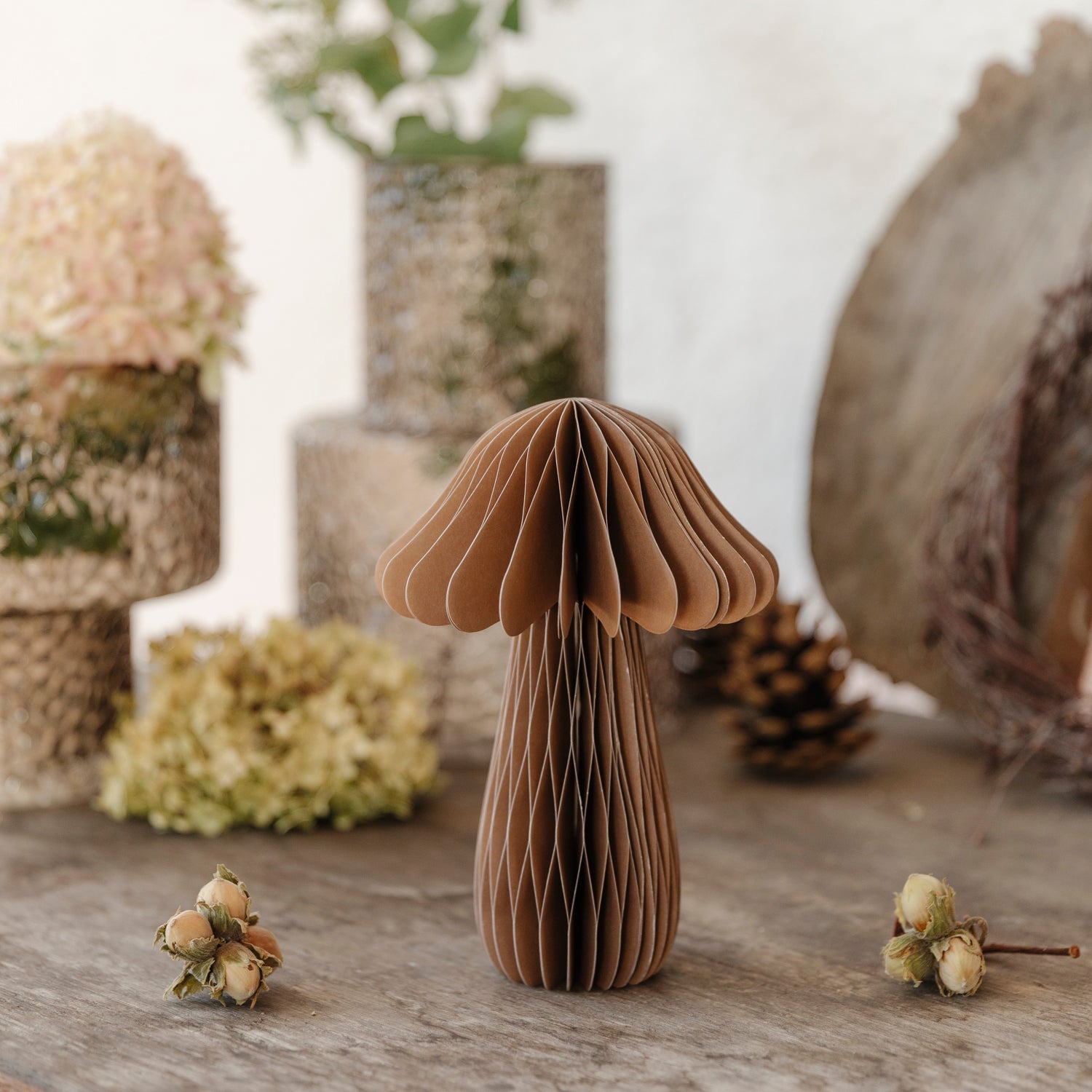 Pilz aus Papier - braun