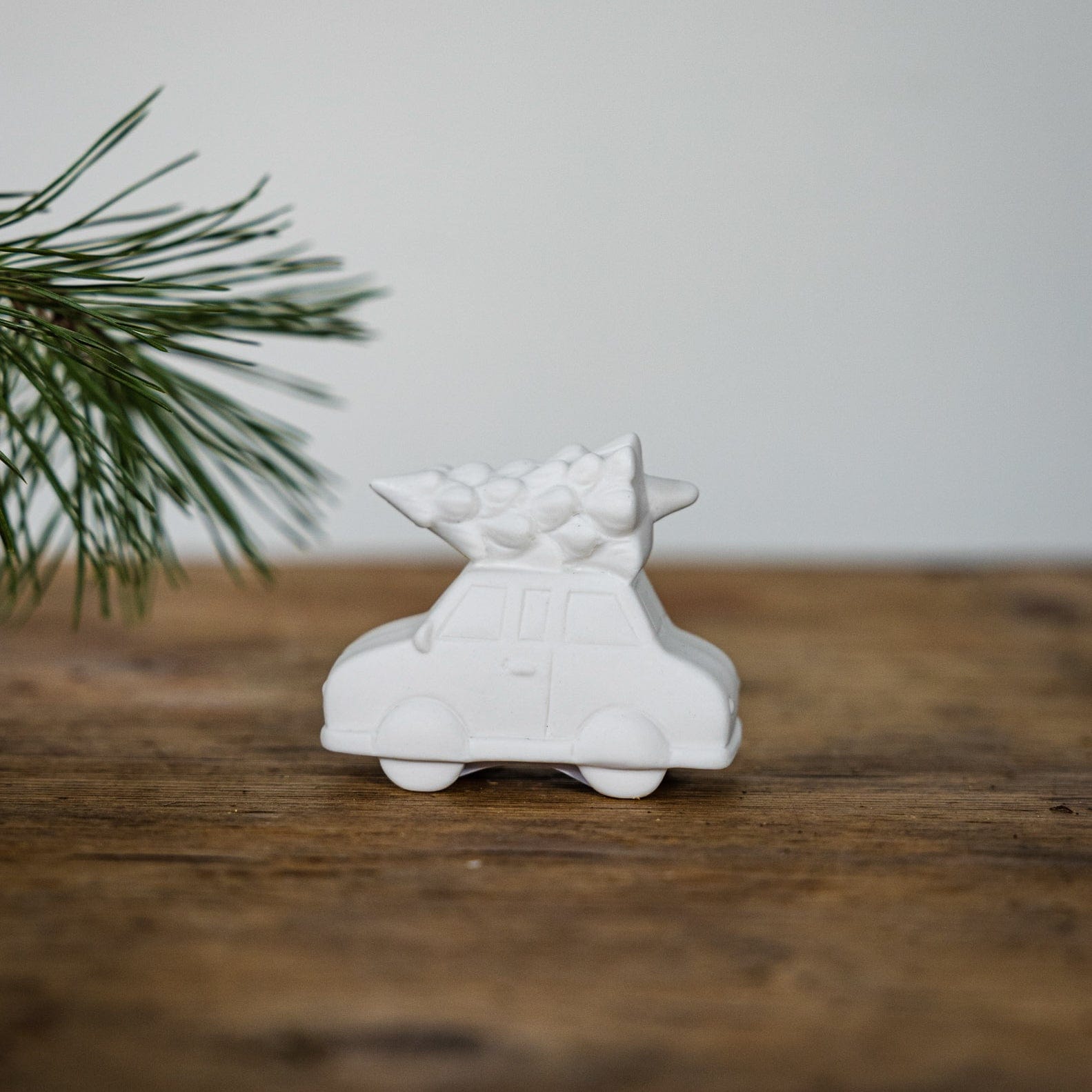 Weihnachtsdeko Hjulstad mit Baum - weiß
