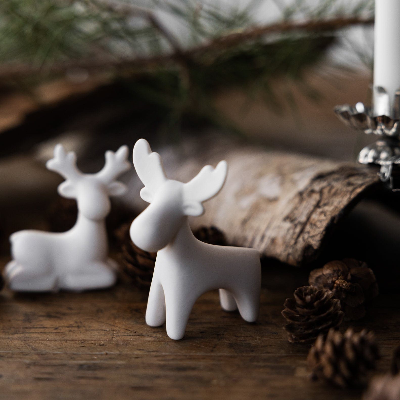 Weihnachtsfigur Rentier Ivan - weiß