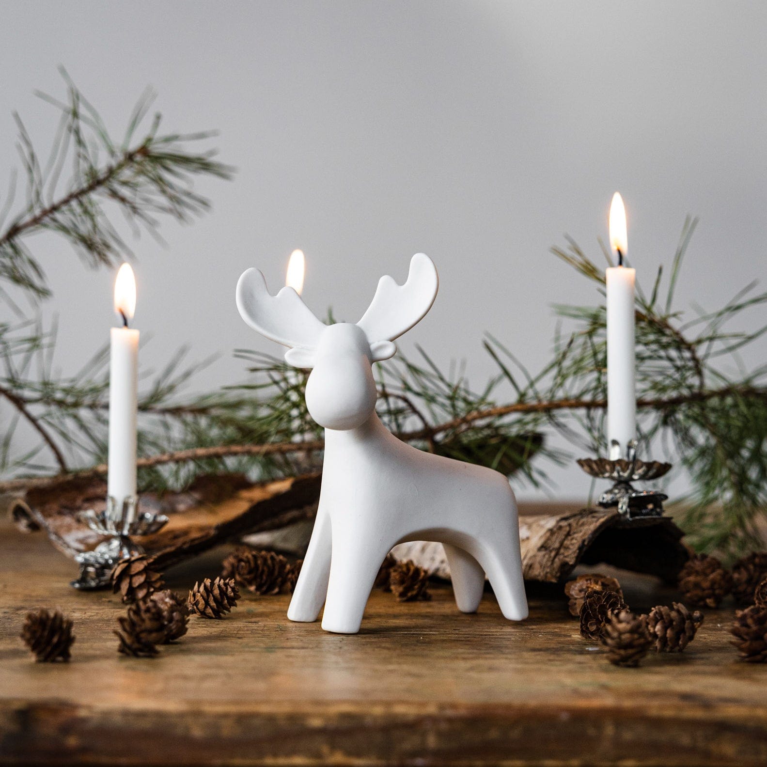 Weihnachtsfigur Rentier Ivan - weiß