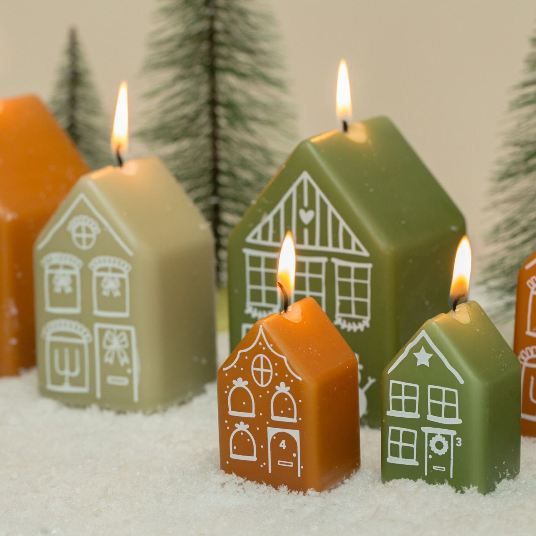 Weihnachtskerze Haus - eucalyptus
