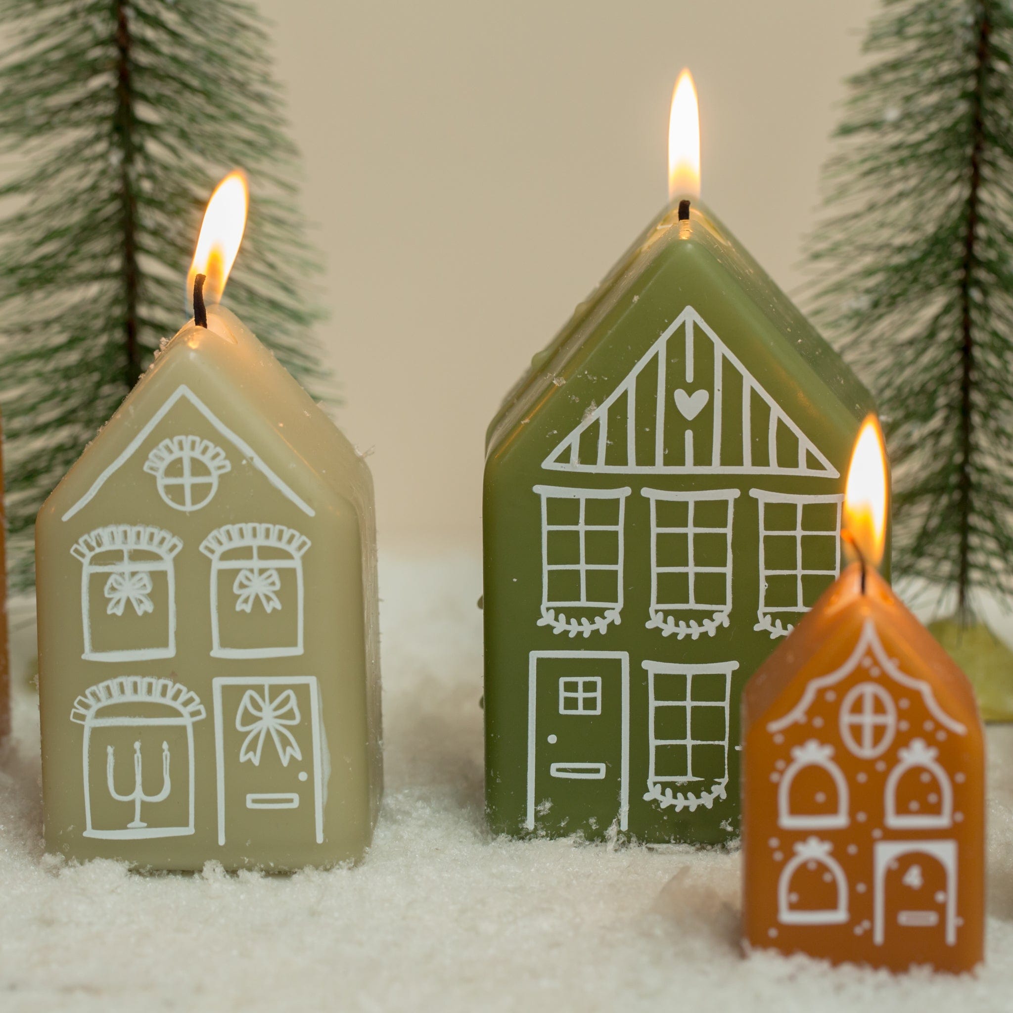 Weihnachtskerze Haus - eucalyptus