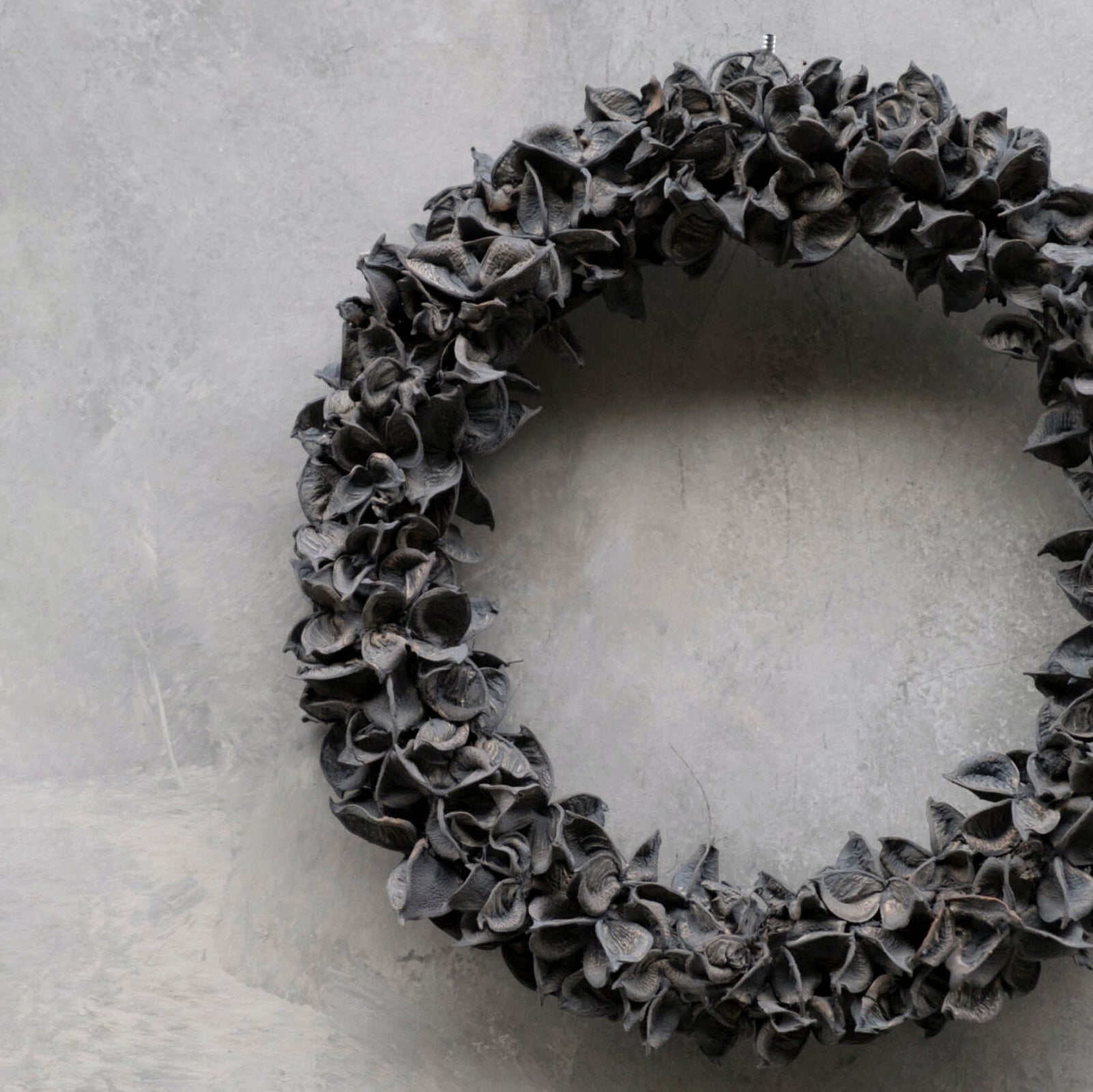 Kranz Cotton Pod - dunkelgrau / schwarz