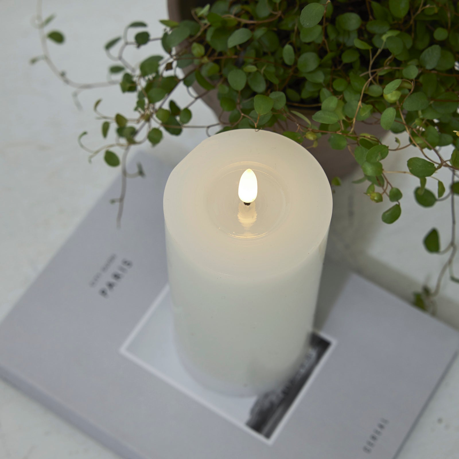 LED Stumpenkerze - weiß