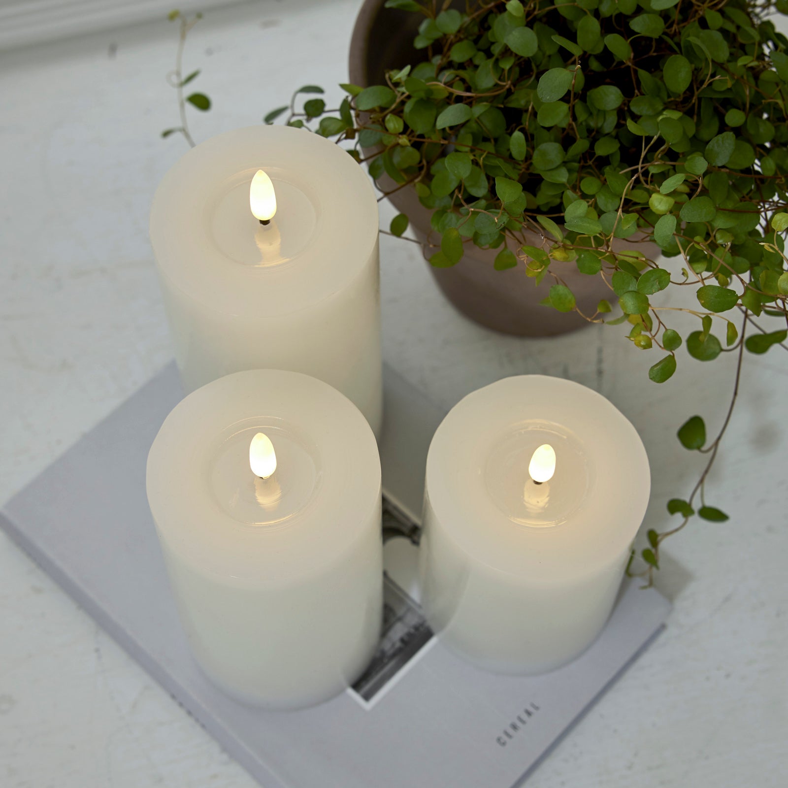 LED Stumpenkerze - weiß