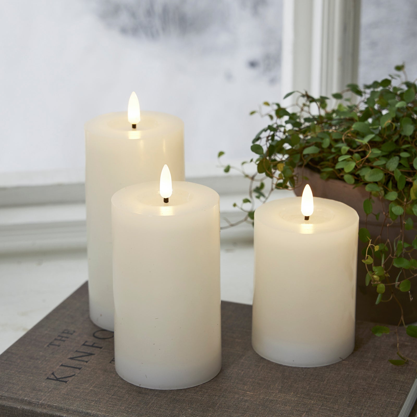 LED Stumpenkerze - weiß