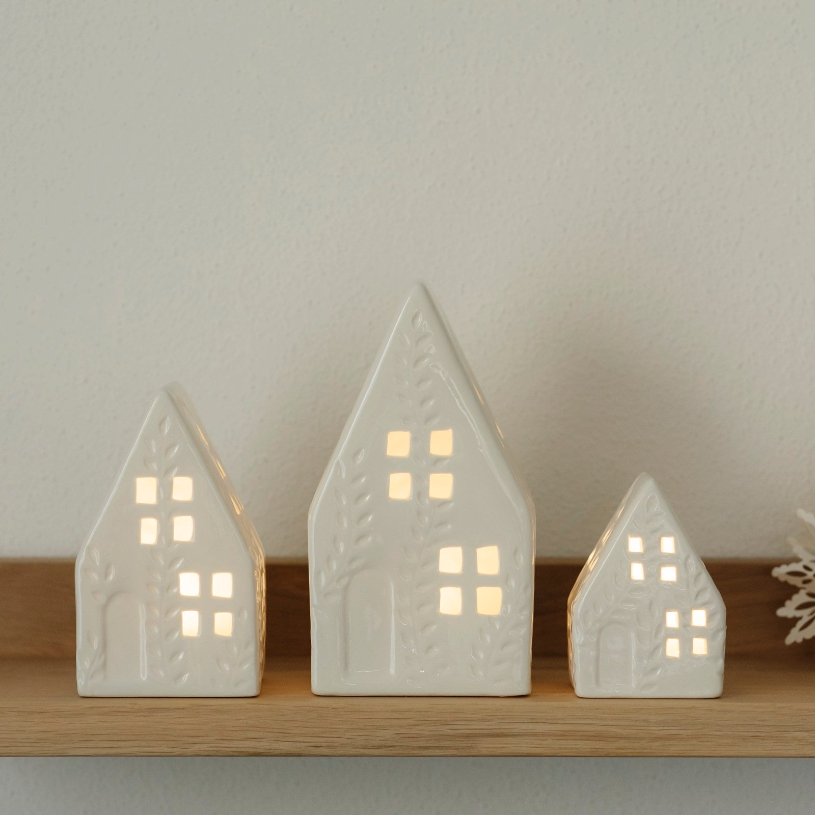 OUTLET Lichthaus Maries mit LED Beleuchtung - weiß