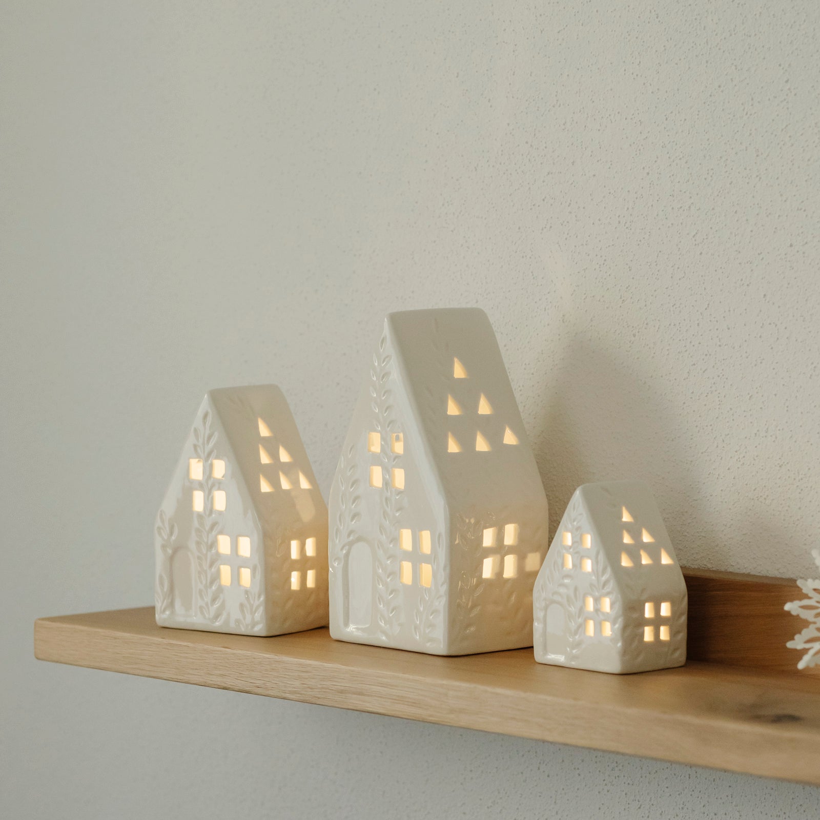 Lichthaus Maries mit LED Beleuchtung - weiß