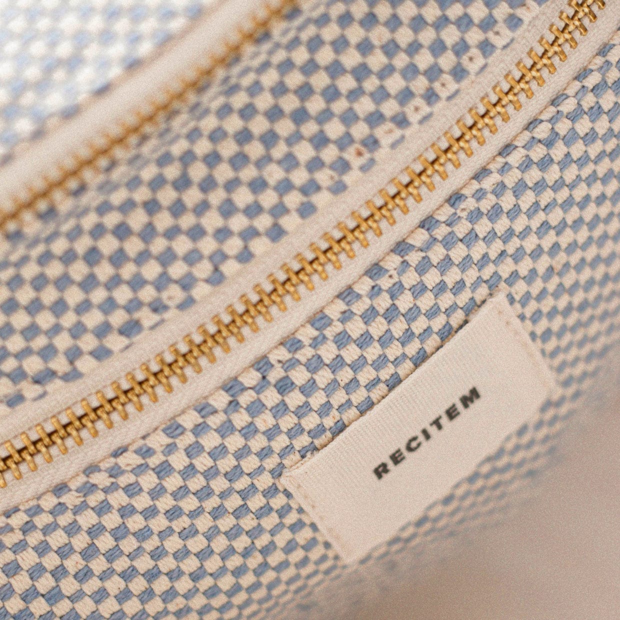 Marion Bauchtasche - hellblau kariert