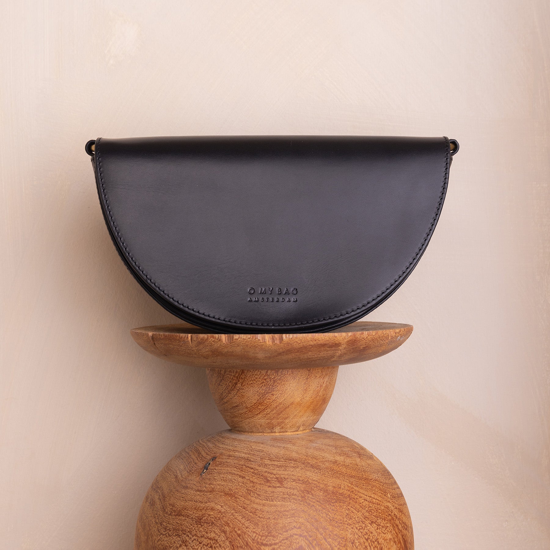 Laura Tasche - Leder Schwarz mit 2 Straps