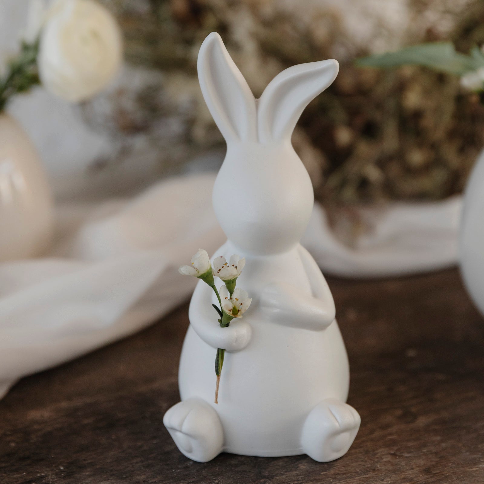Osterdekoration Hase Emilia - weiß