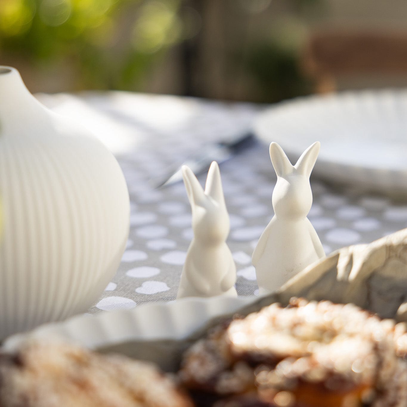 Osterdekoration Hase Freja - weiß