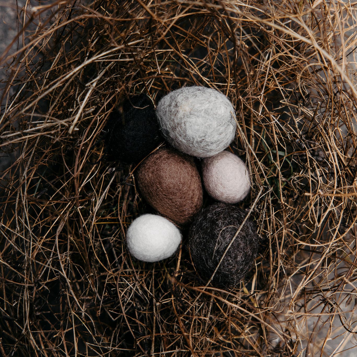 Ullas Osterei aus Filz - beige/taupe