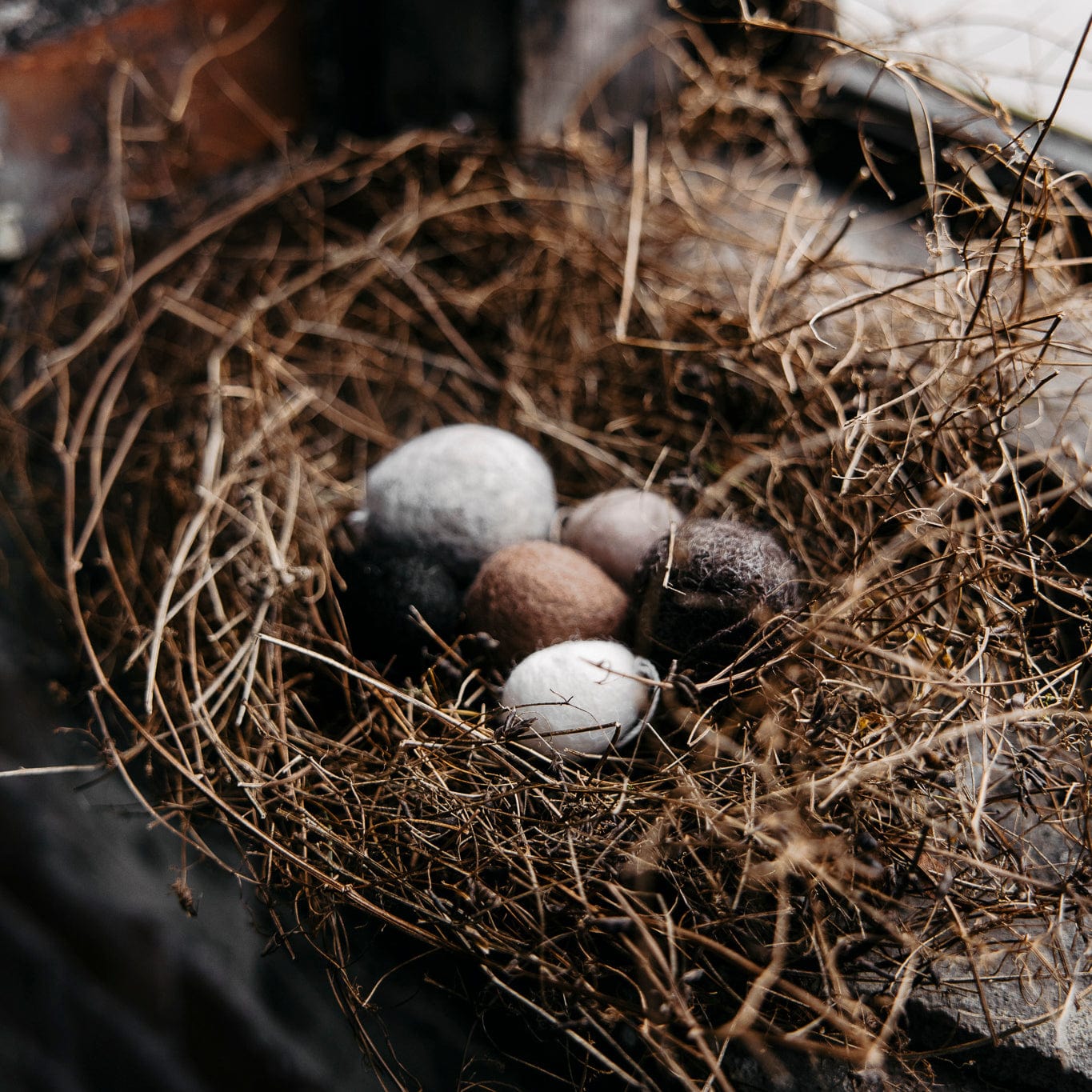 Ullas Osterei aus Filz - braun