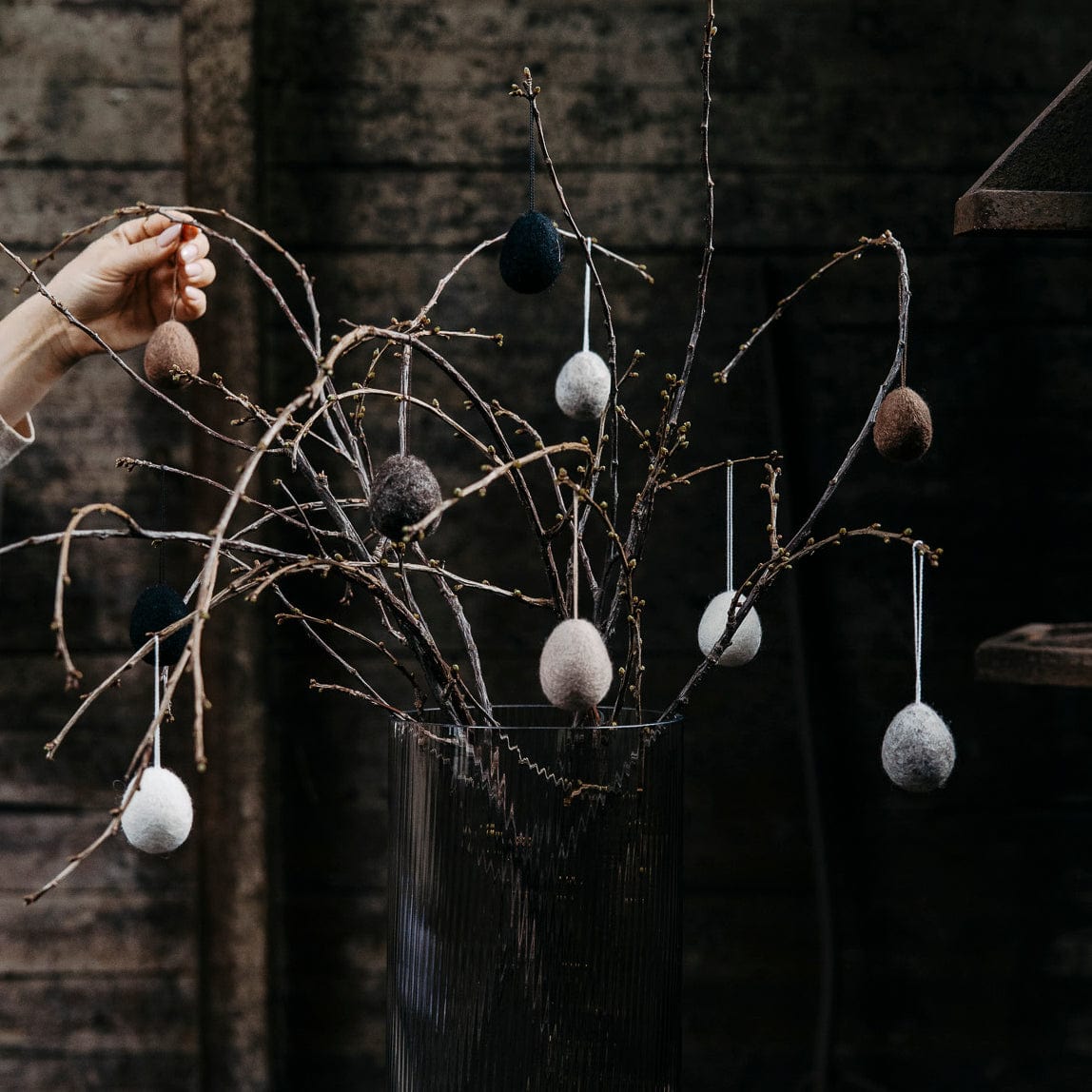 Ullas Osterei aus Filz - dunkelbraun