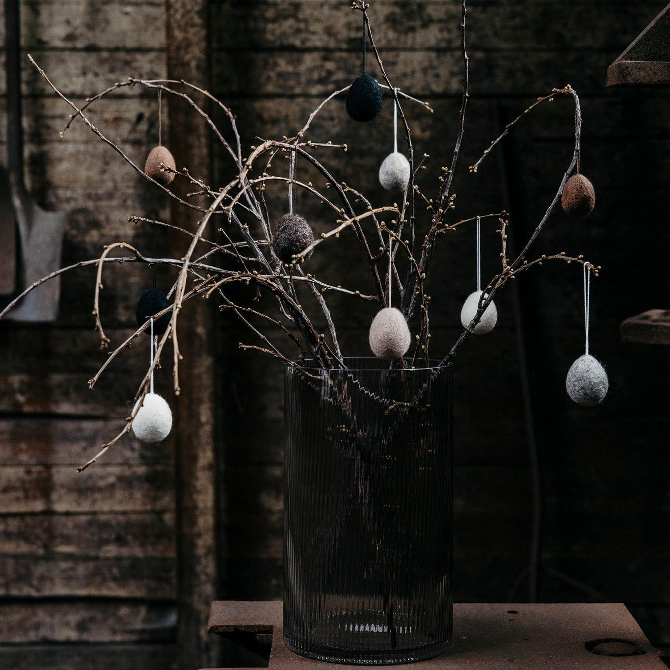 Ullas Osterei aus Filz - beige/taupe