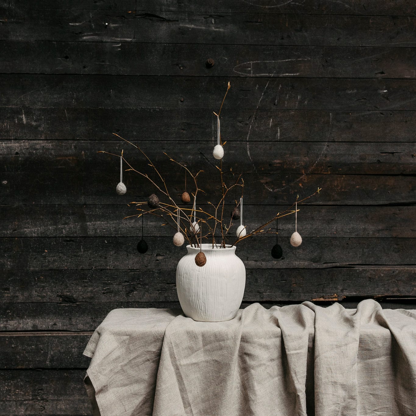 Ullas Osterei aus Filz - schwarz