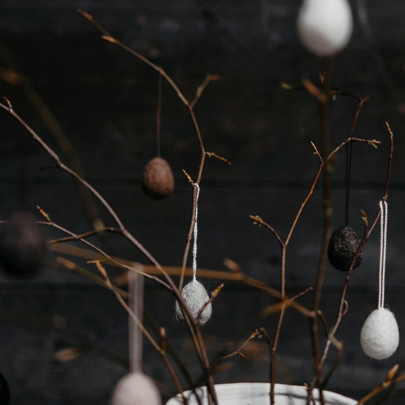 Ullas Osterei aus Filz - schwarz