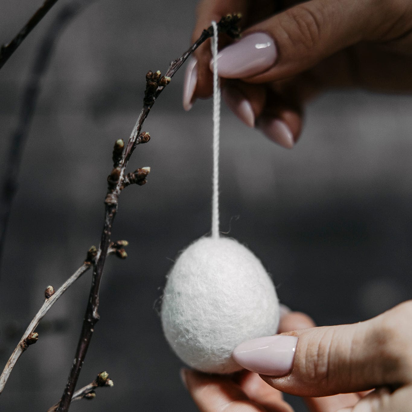 Ullas Osterei aus Filz - weiss