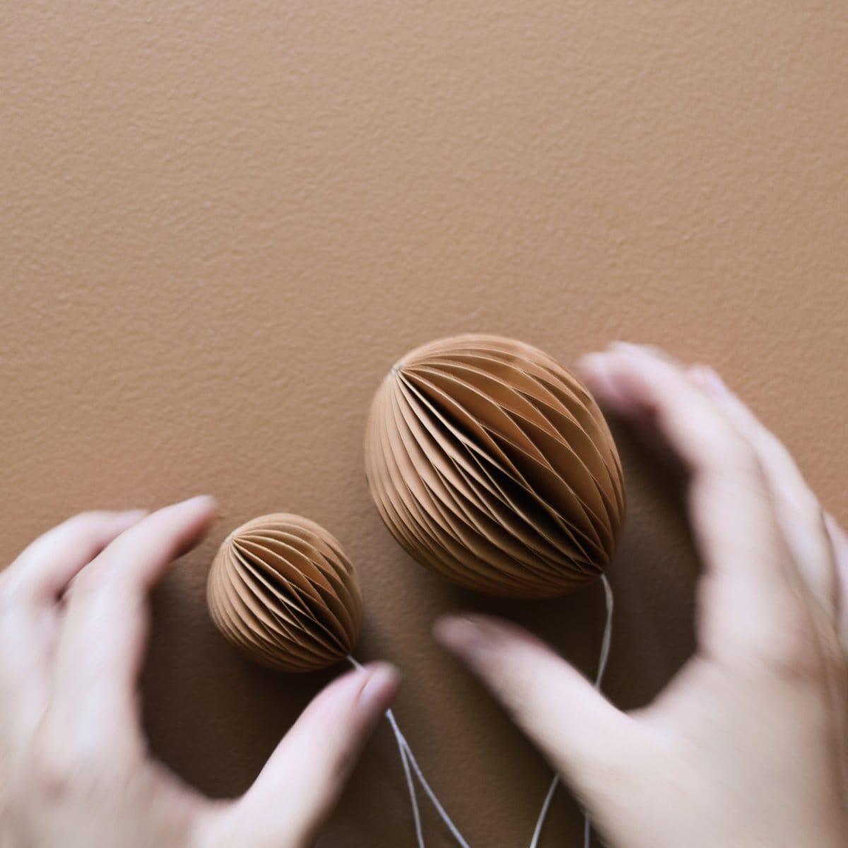 Ovoid Osterei aus Papier - terracotta