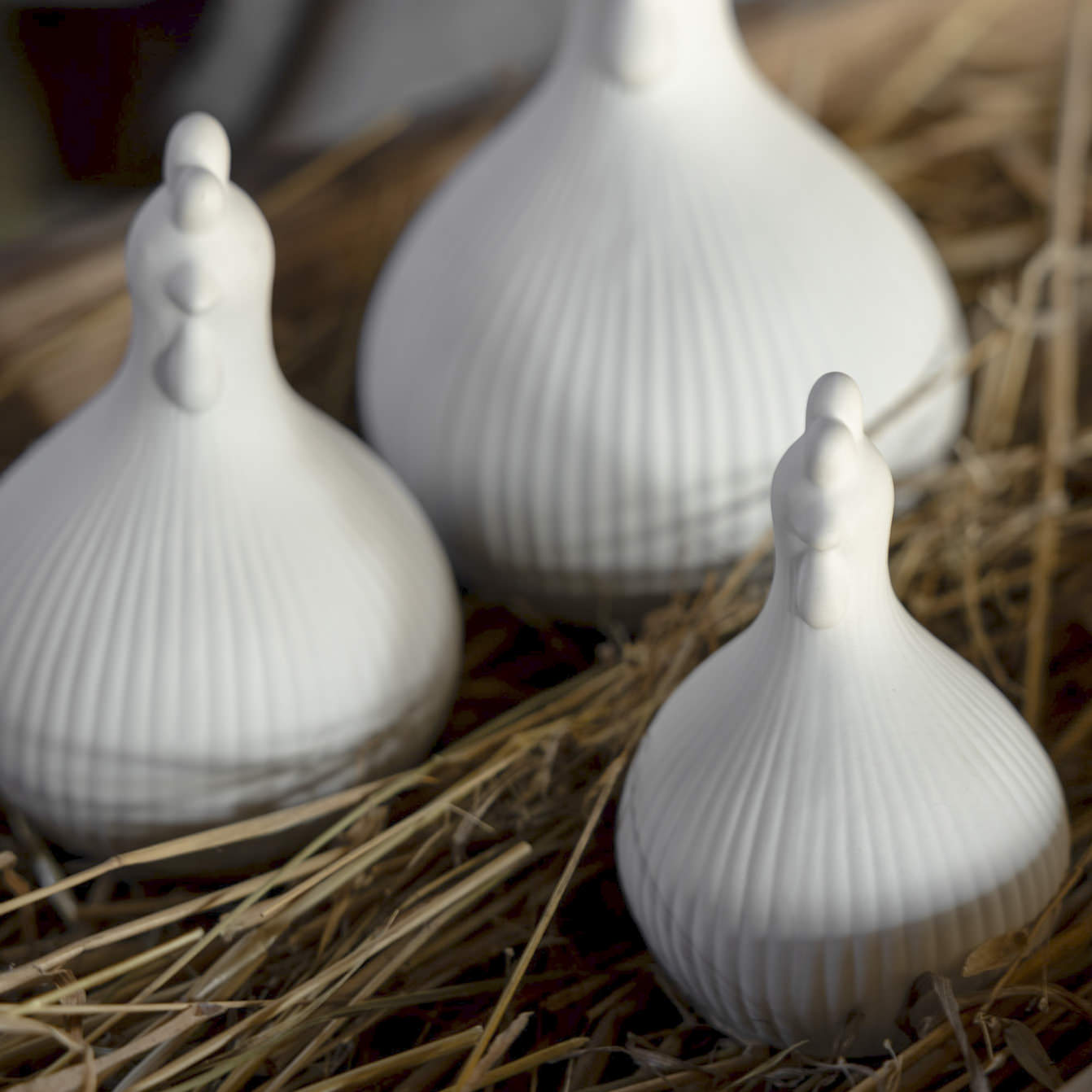 Osterdekoration Henne Kerstin - weiß